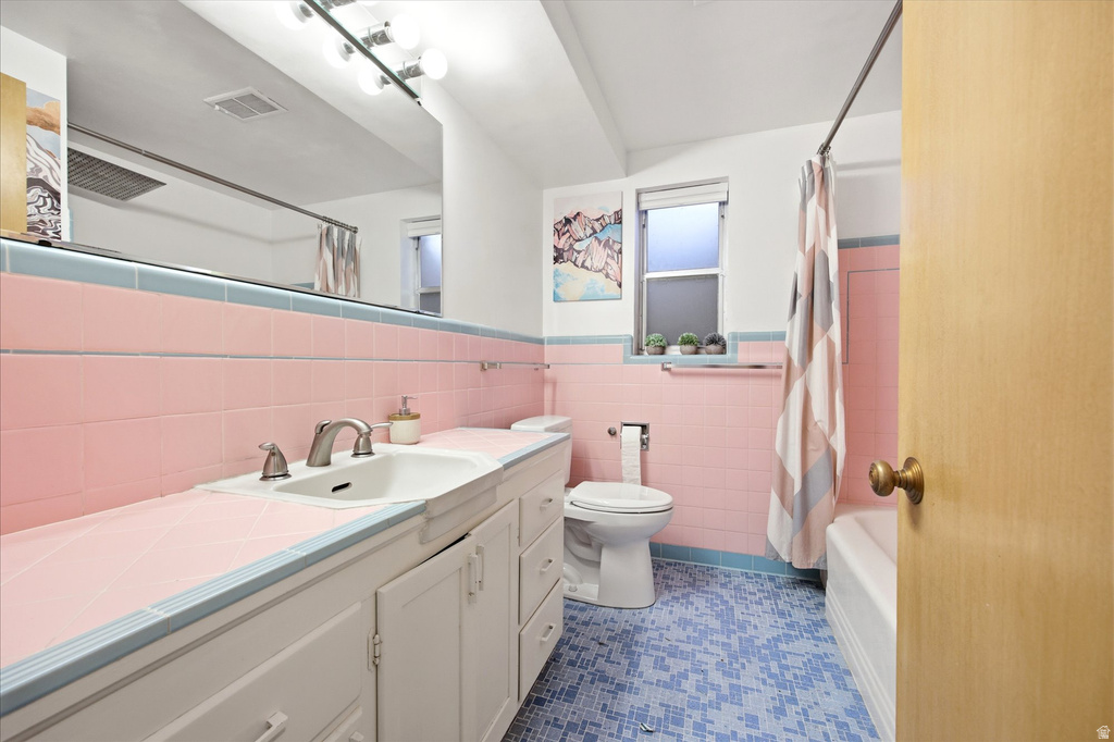 2484 E SKYLINE DR Salt Lake City, UT 84108