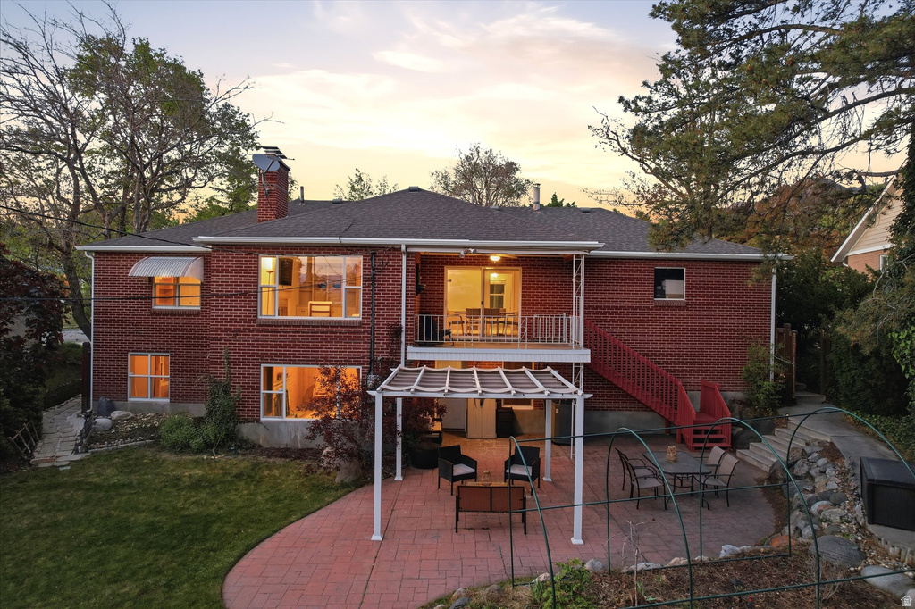 2484 E SKYLINE DR Salt Lake City, UT 84108
