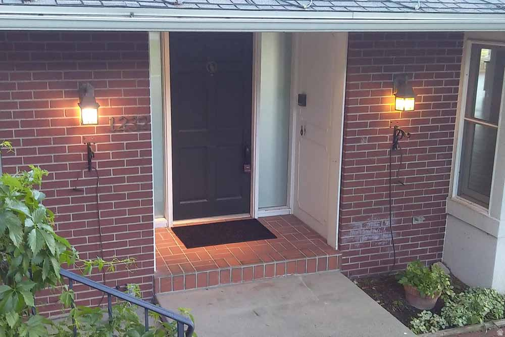 1232 E CHANDLER CIR Salt Lake City, UT 84103