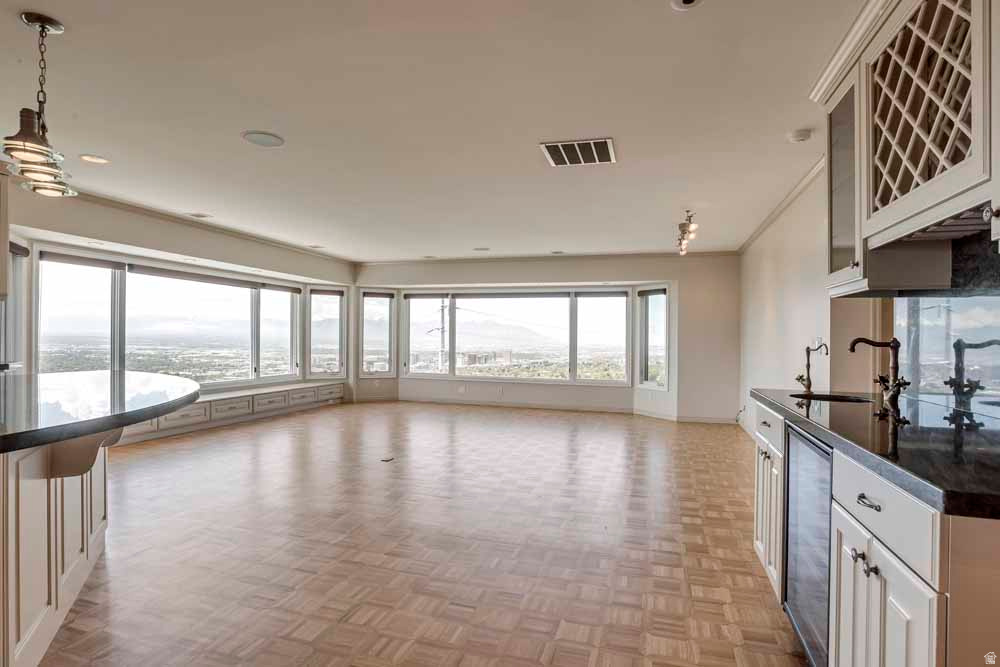 1232 E CHANDLER CIR Salt Lake City, UT 84103