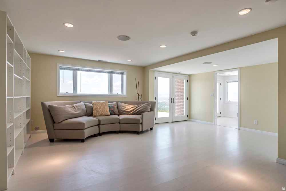 1232 E CHANDLER CIR Salt Lake City, UT 84103