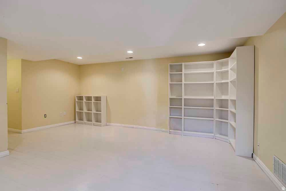 1232 E CHANDLER CIR Salt Lake City, UT 84103