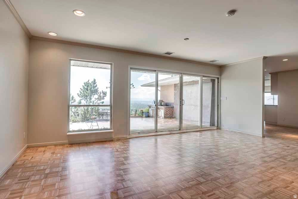 1232 E CHANDLER CIR Salt Lake City, UT 84103