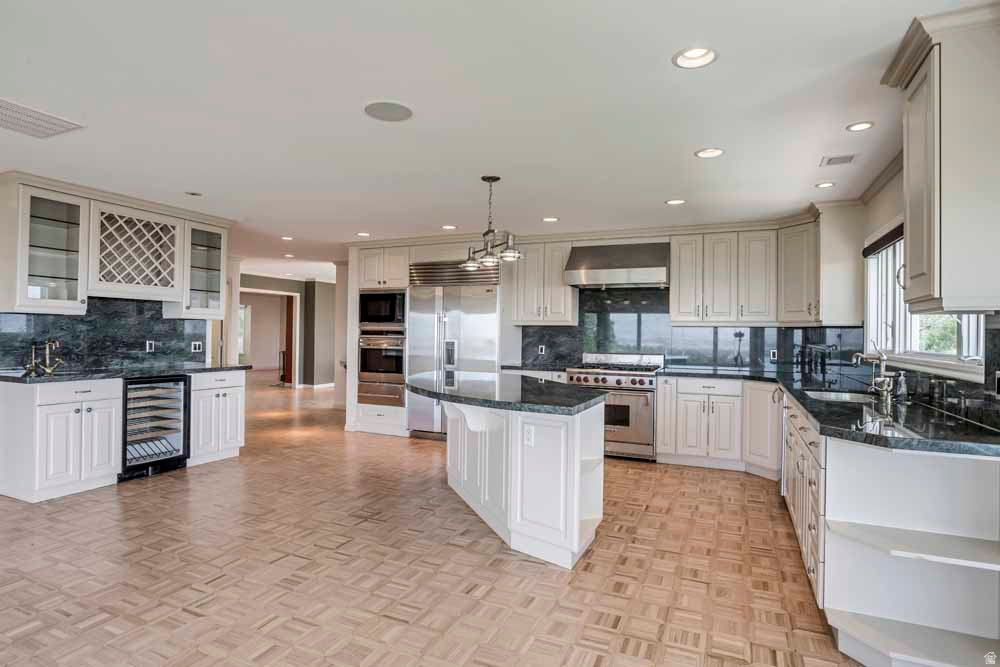 1232 E CHANDLER CIR Salt Lake City, UT 84103