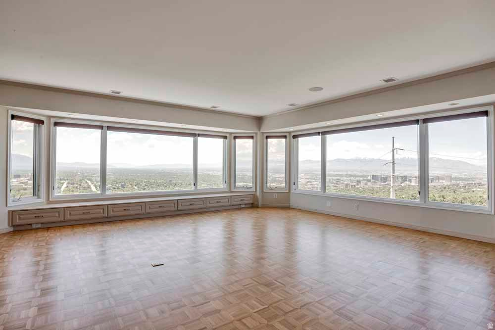 1232 E CHANDLER CIR Salt Lake City, UT 84103