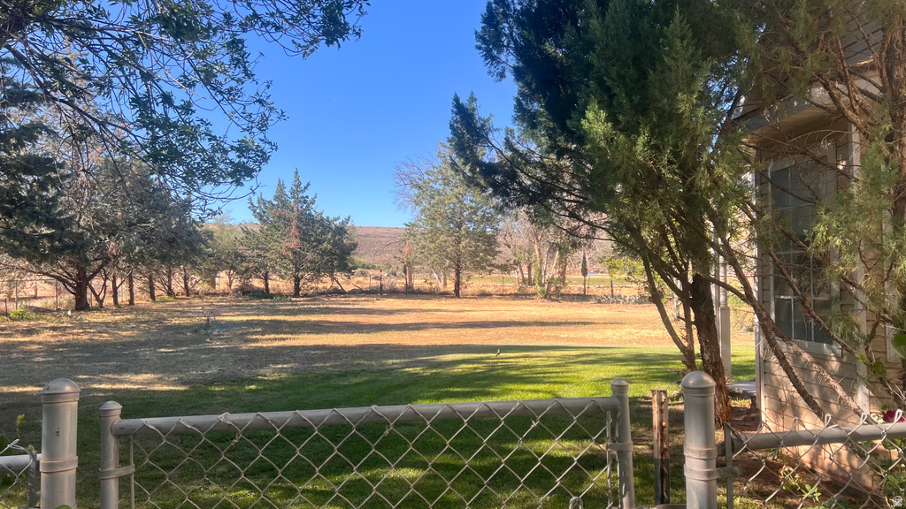 220 W OLD CHURCH RD Toquerville, UT 84774