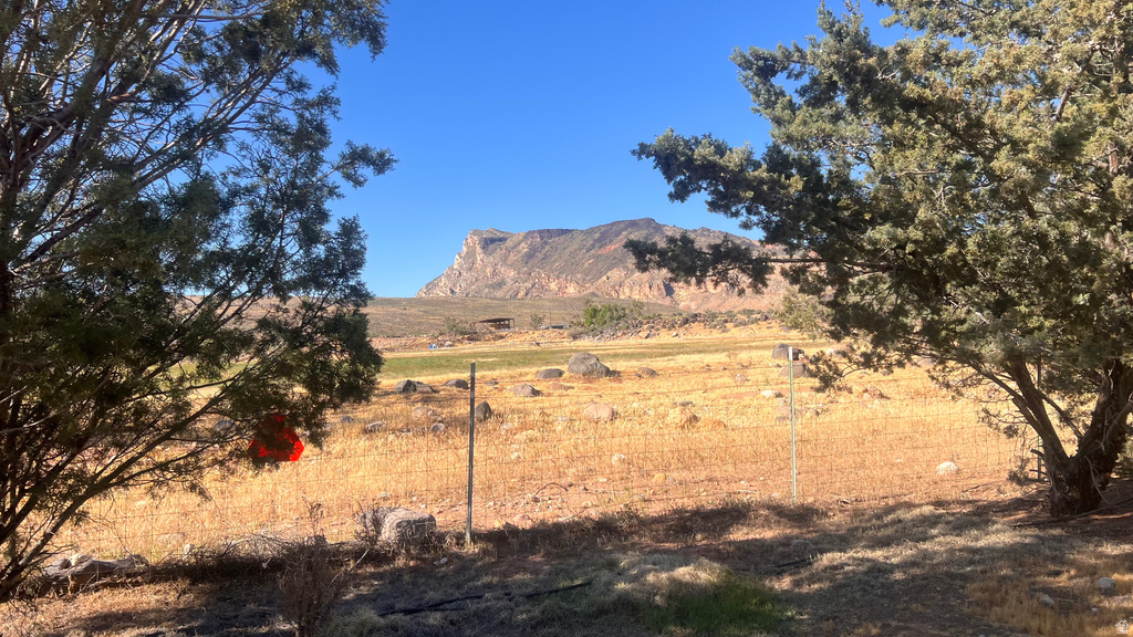 220 W OLD CHURCH RD Toquerville, UT 84774