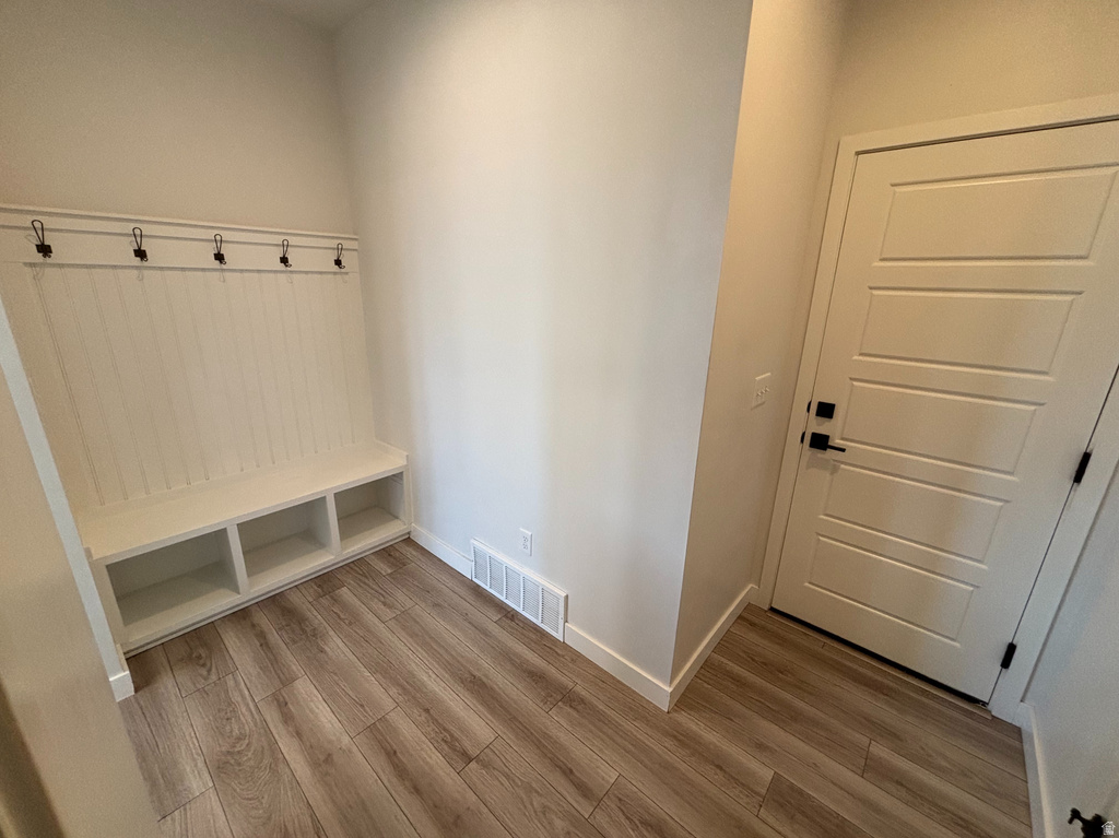 3301 S 2410 W Syracuse, UT 84075
