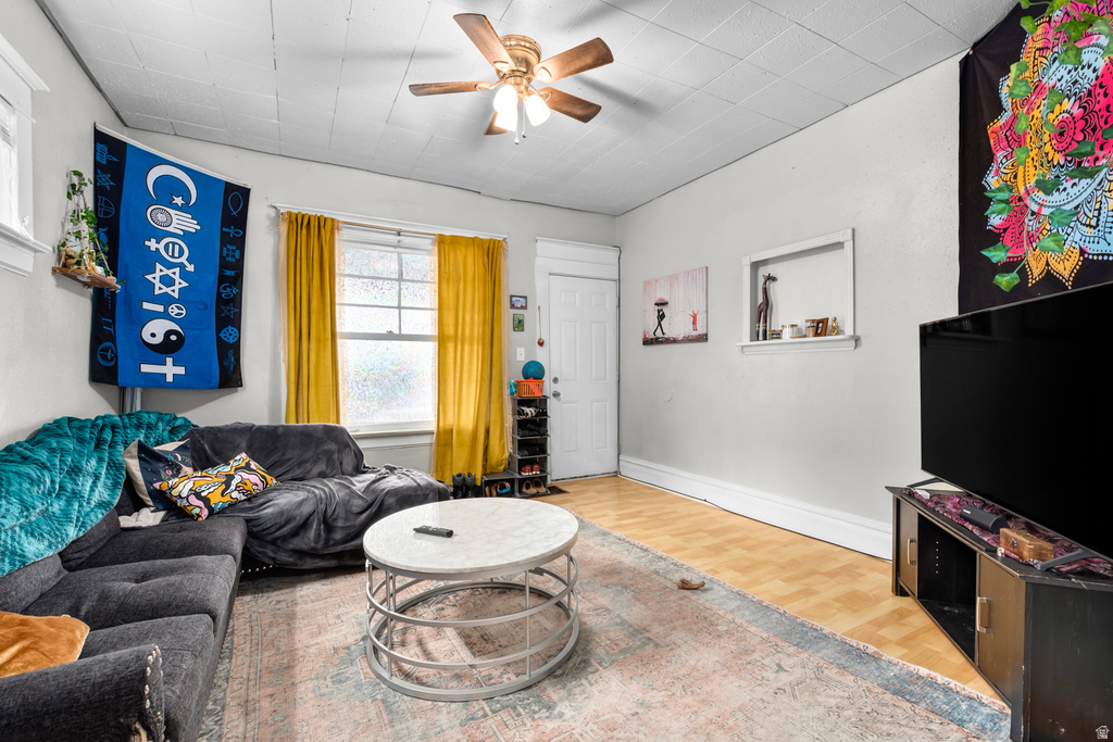 1470 S EDISON ST Salt Lake City, UT 84115