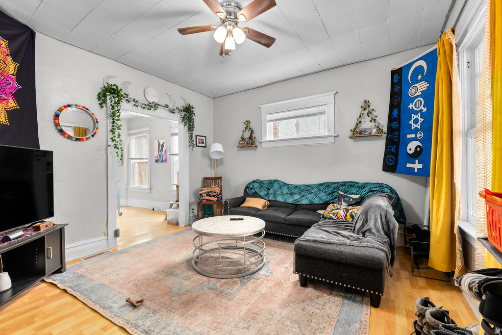 1470 S EDISON ST Salt Lake City, UT 84115