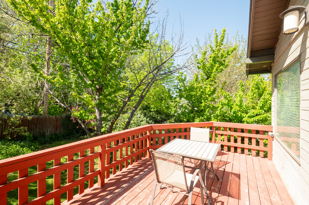 1216 E BRYAN AVE Salt Lake City, UT 84105