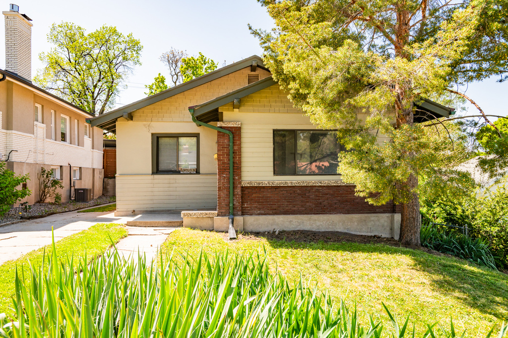 1216 E BRYAN AVE Salt Lake City, UT 84105