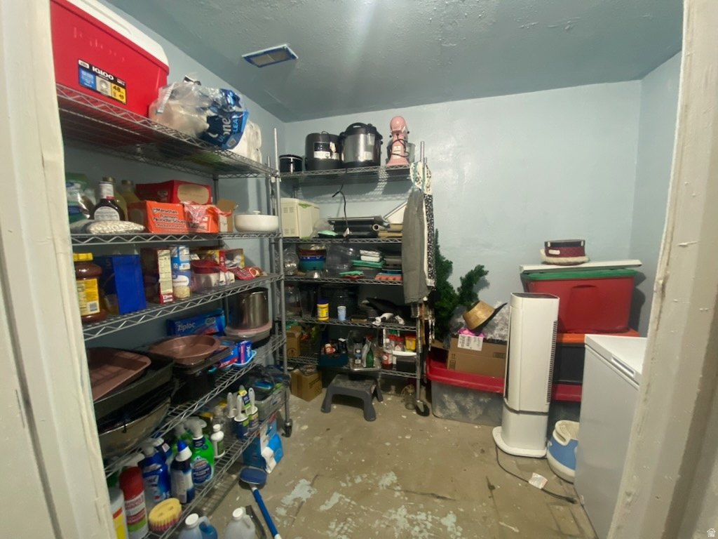8 S 4TH AVE Helper, UT 84526