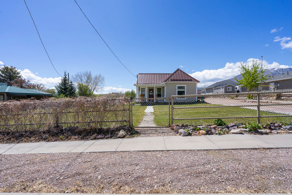 499 W CENTER ST Marysvale, UT 84750