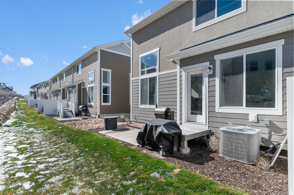 1122 N FREEMAN DR Saratoga Springs, UT 84045