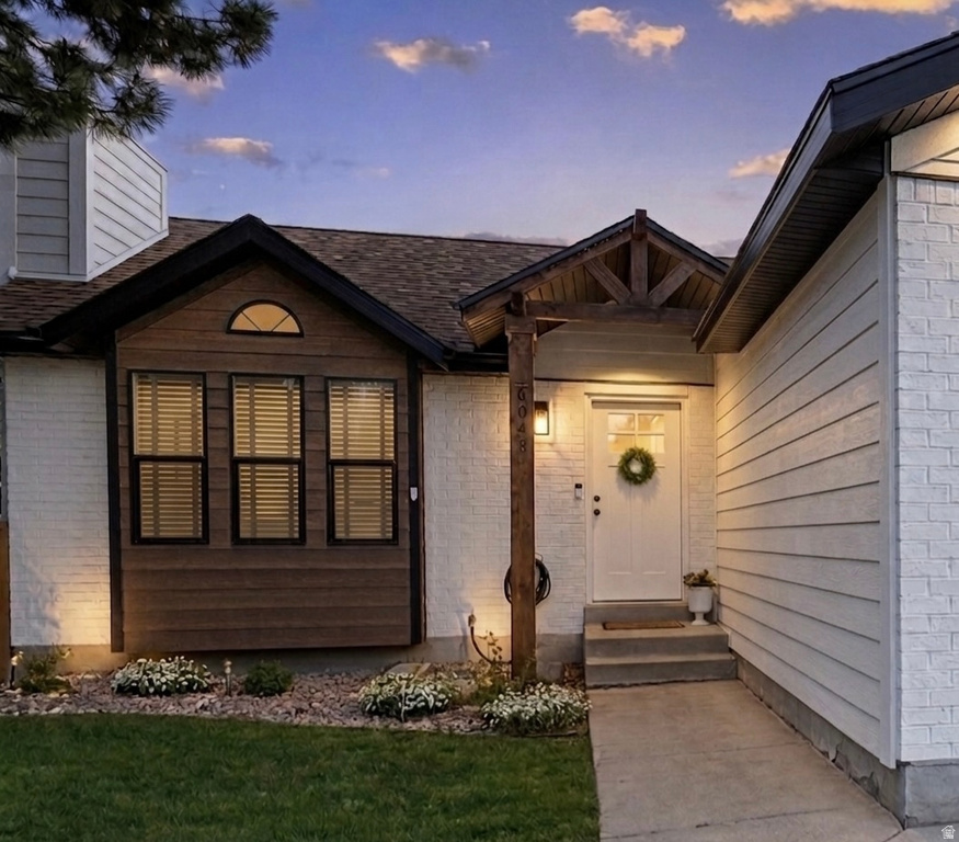 6048 W CONTADORA LN West Valley City, UT 84128