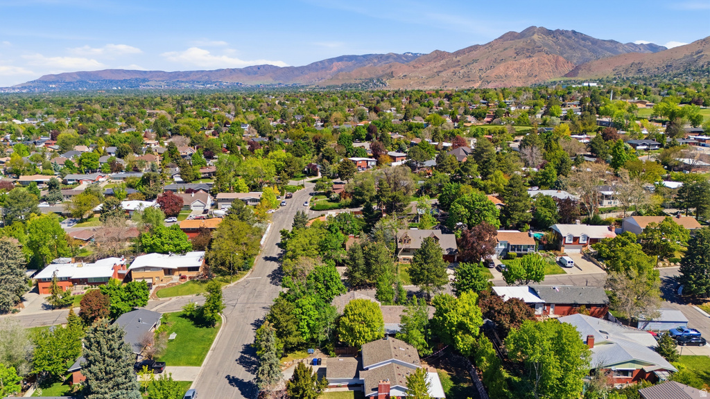 2915 E LA JOYA DR Holladay, UT 84124