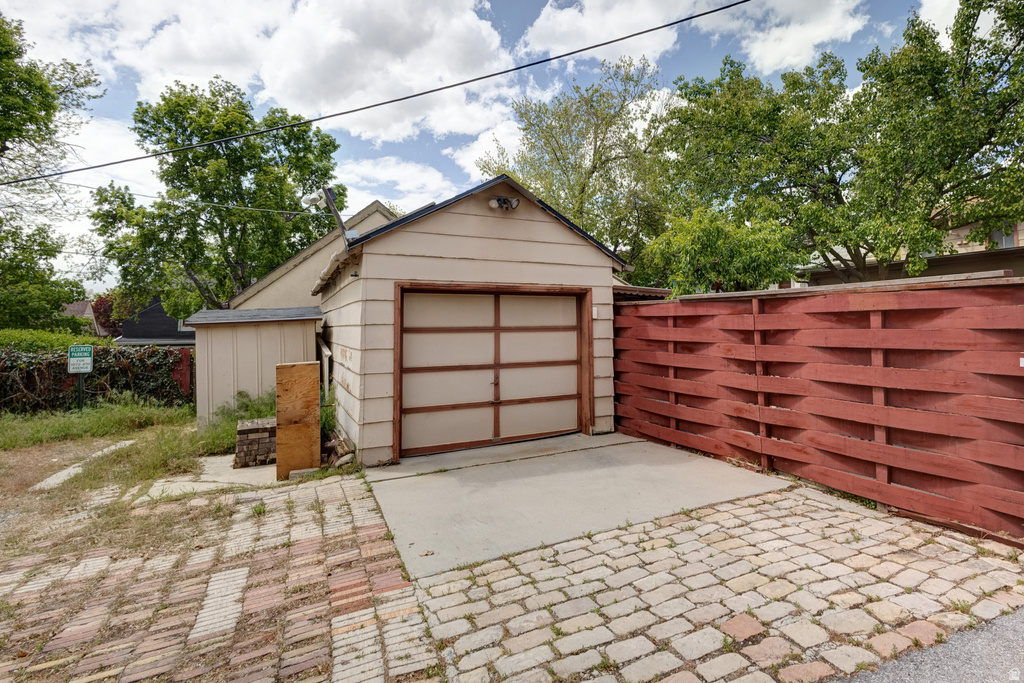 1072 E 4TH AVE Salt Lake City, UT 84103