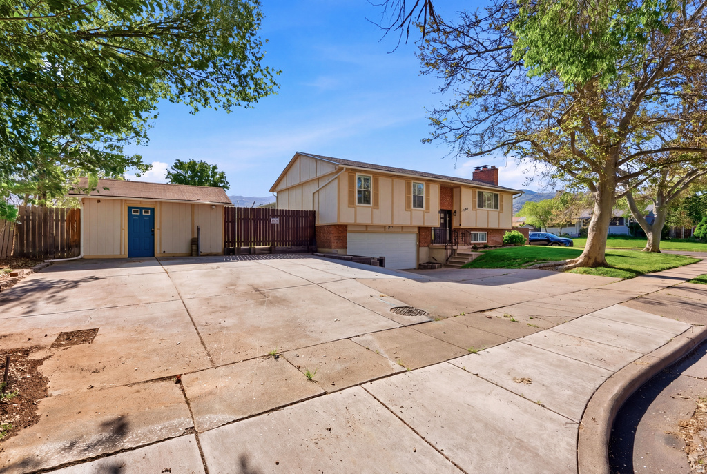 159 E WILSON RD North Salt Lake, UT 84054