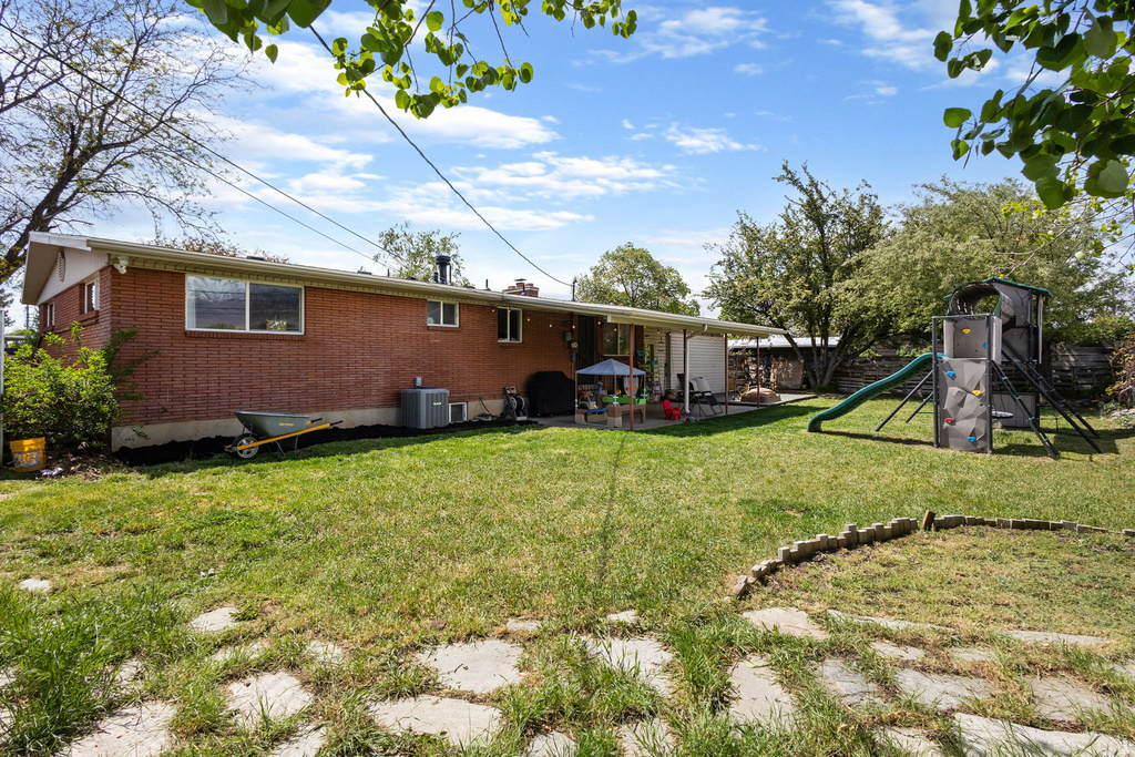 121 S INGLEWOOD DR Orem, UT 84097