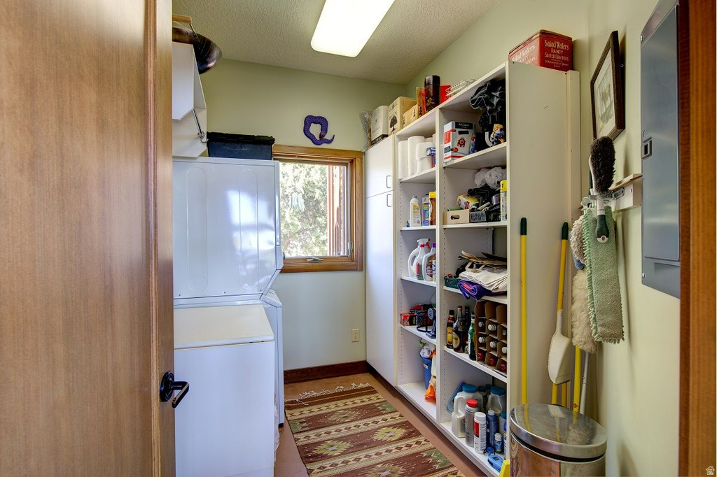 1390 S FLAT RABBIT RD Teasdale, UT 84773