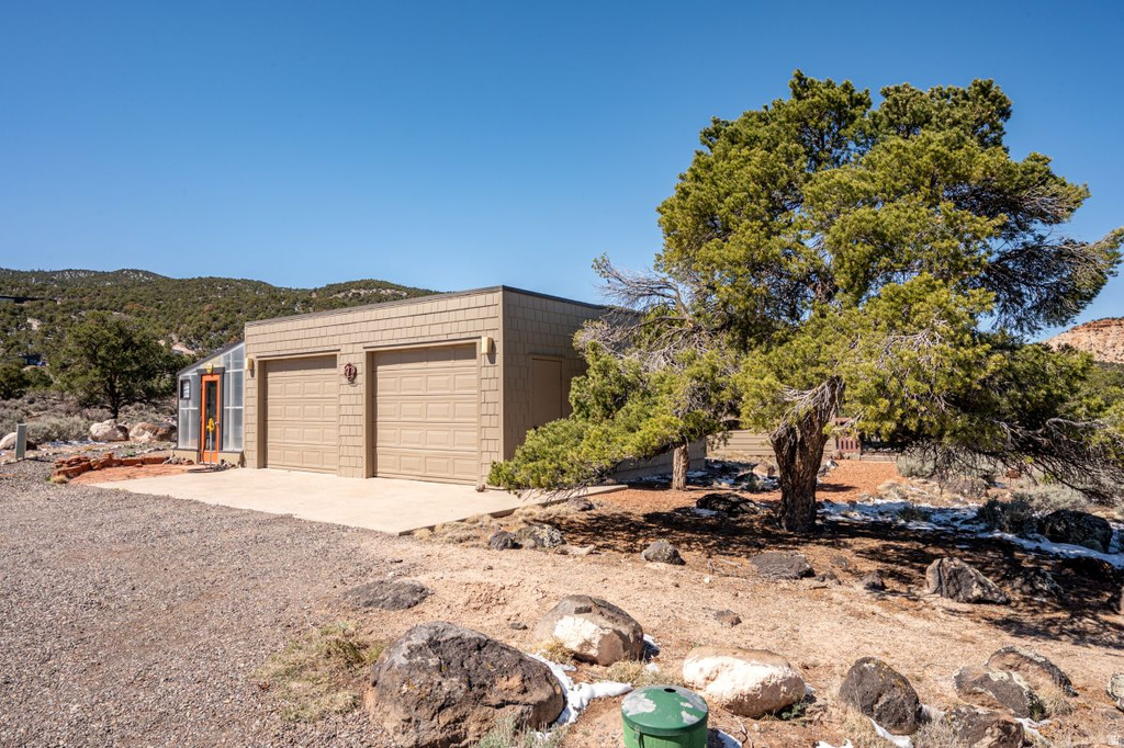 1390 S FLAT RABBIT RD Teasdale, UT 84773