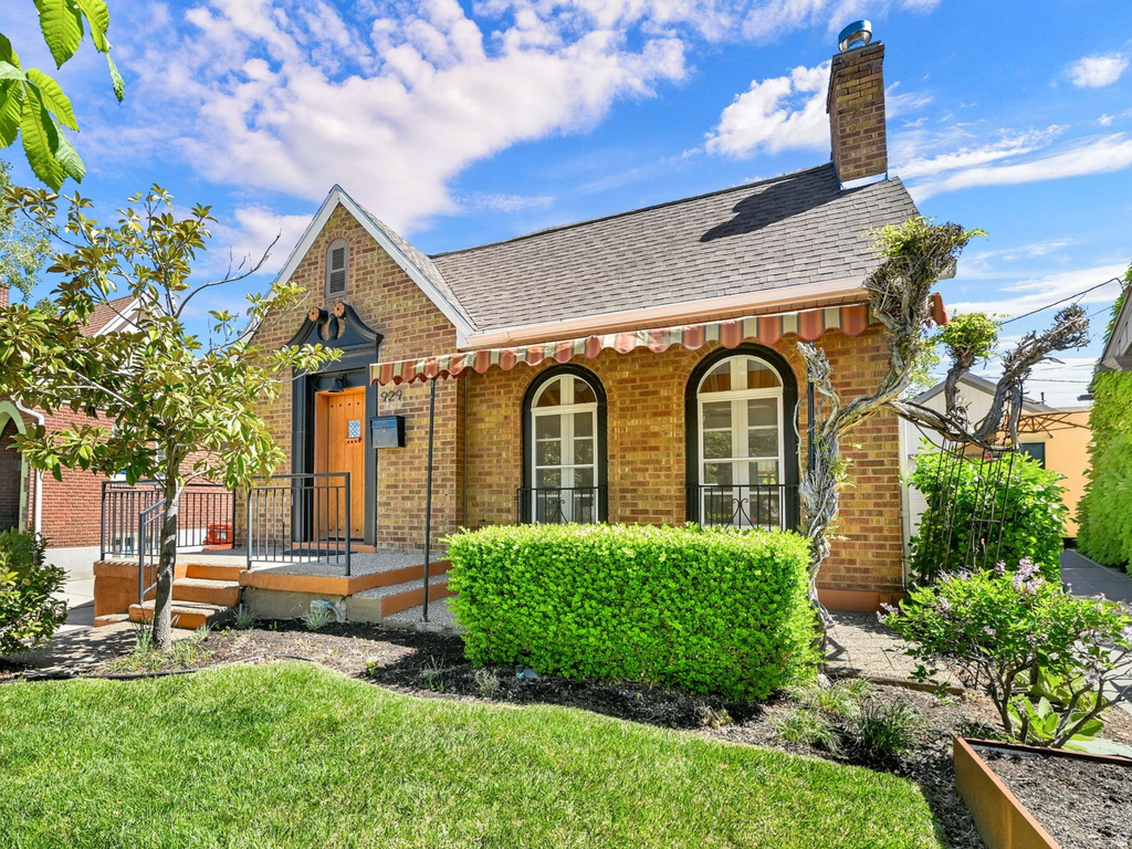 929 S GREENWOOD TERRACE Salt Lake City, UT 84105