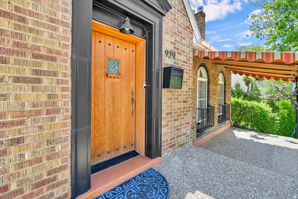 929 S GREENWOOD TERRACE Salt Lake City, UT 84105