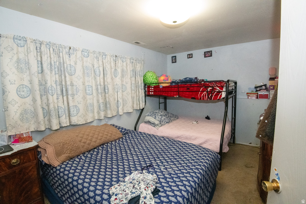 1913 W HYANNIS DR West Valley City, UT 84119