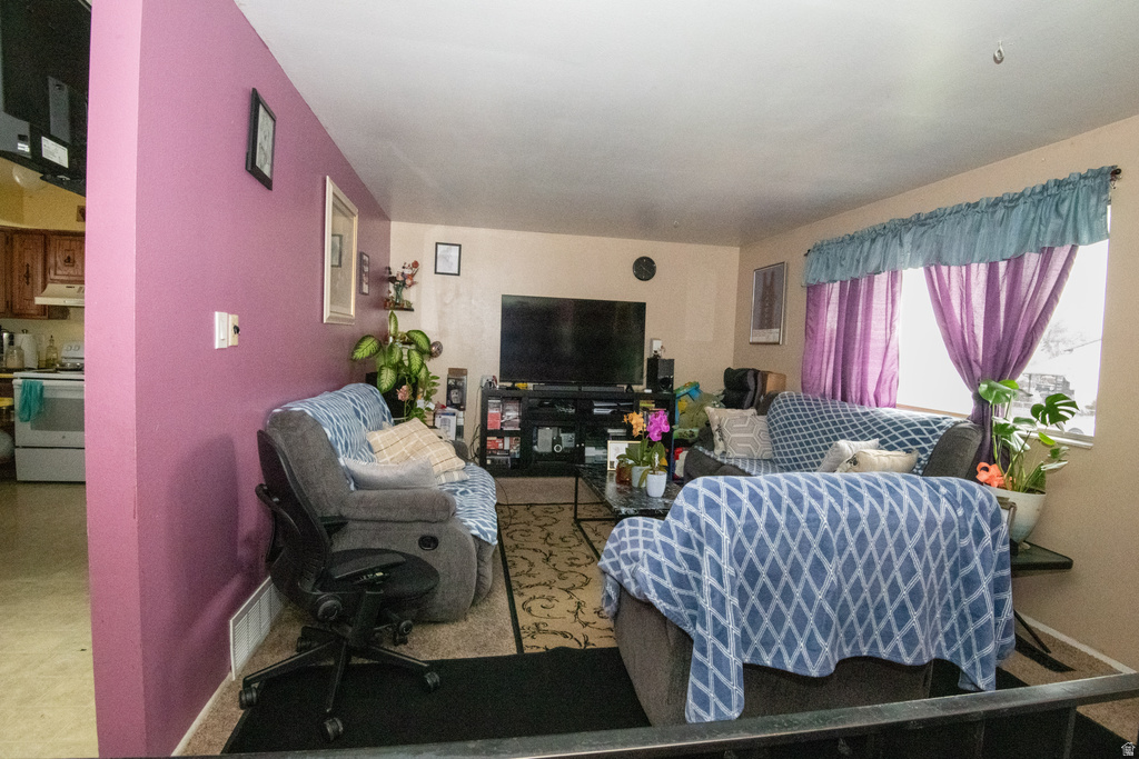 1913 W HYANNIS DR West Valley City, UT 84119
