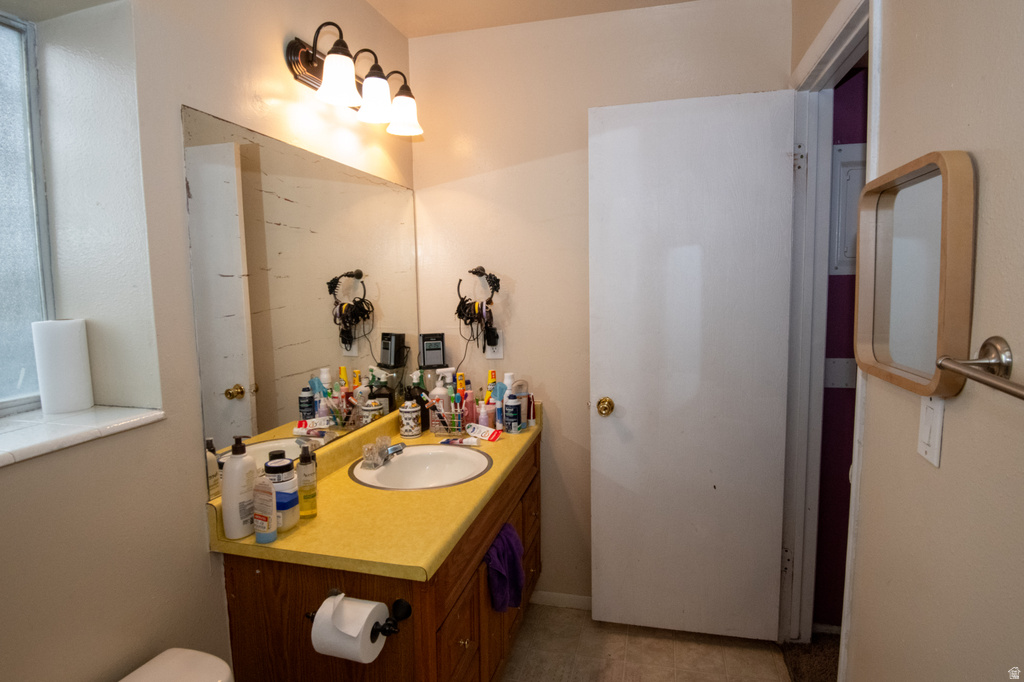 1913 W HYANNIS DR West Valley City, UT 84119