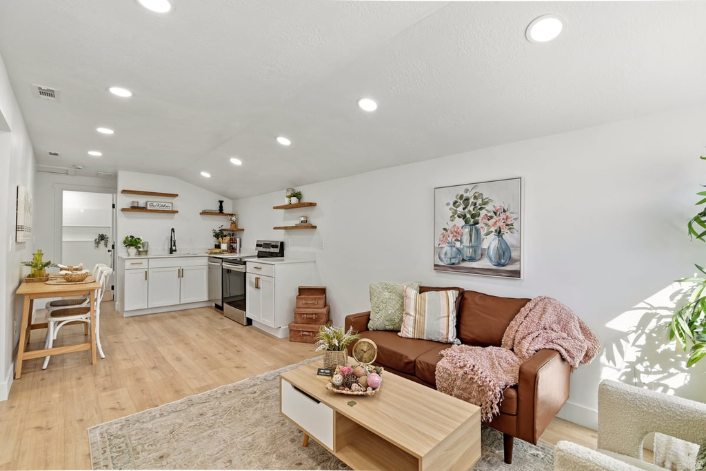 371 W EVANS ST Eureka, UT 84628