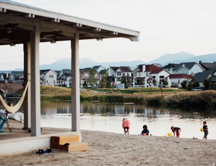 11323 S LAKE RUN RD South Jordan, UT 84009