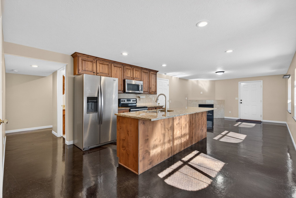90 W COTTAGE AVE Sandy, UT 84070