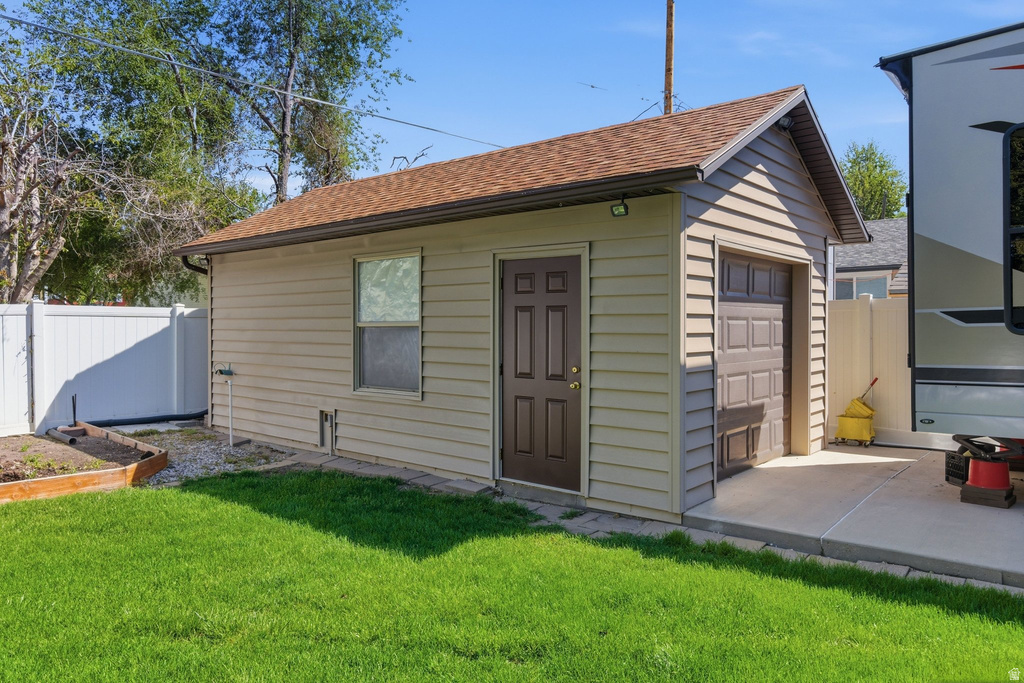 90 W COTTAGE AVE Sandy, UT 84070