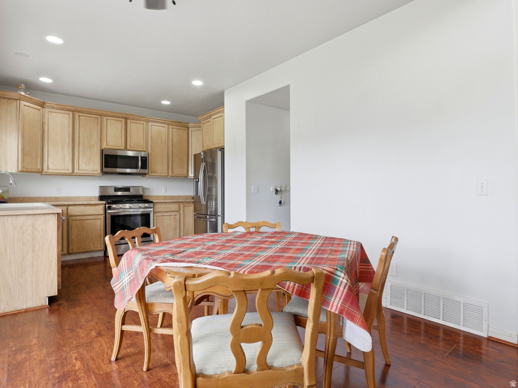 6027 BAYSHORE DR Stansbury Park, UT 84074