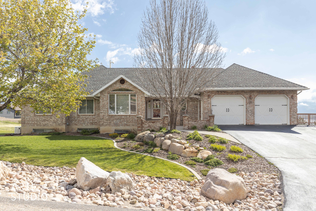 652 N RADFORD LN Eden, UT 84310