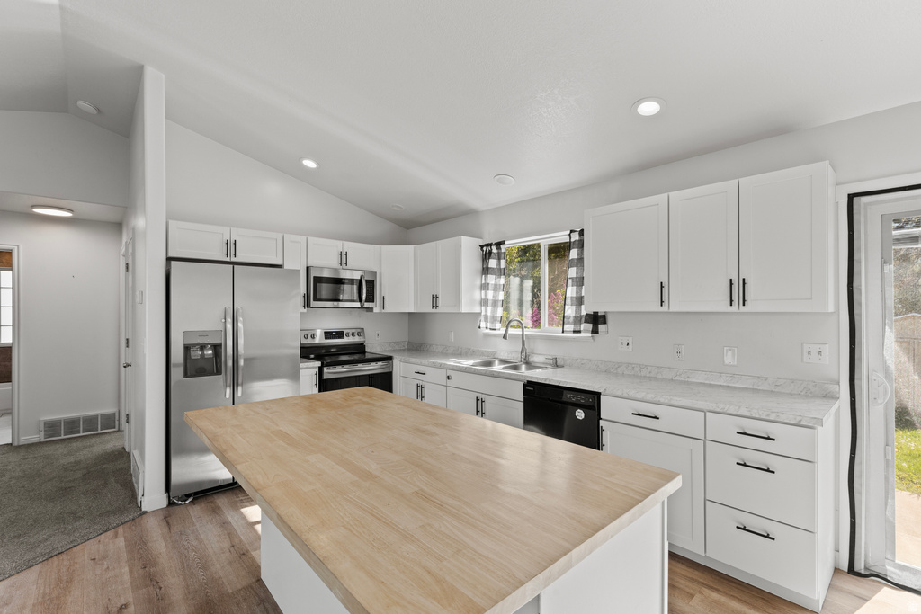 363 S 675 E Hyrum, UT 84319