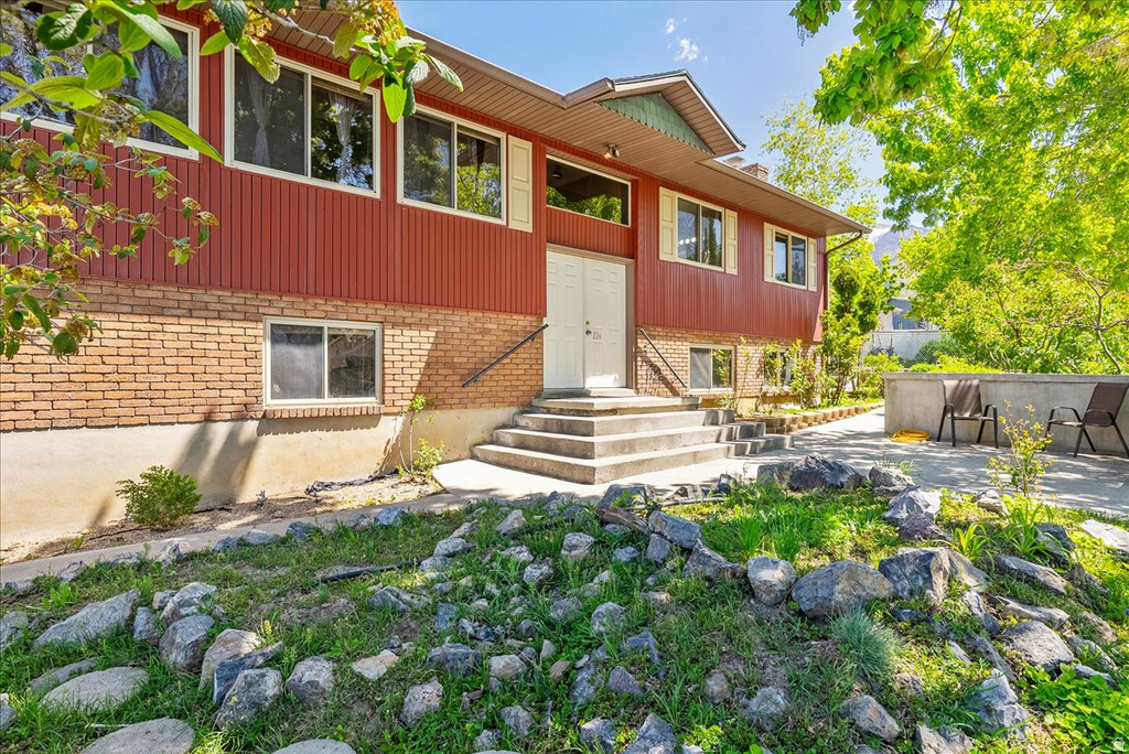 11 S CLARK LN Elk Ridge, UT 84651