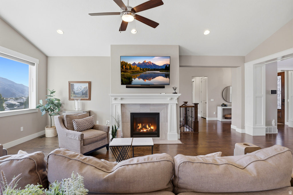 4945 W MUSTANG LN Mountain Green, UT 84050