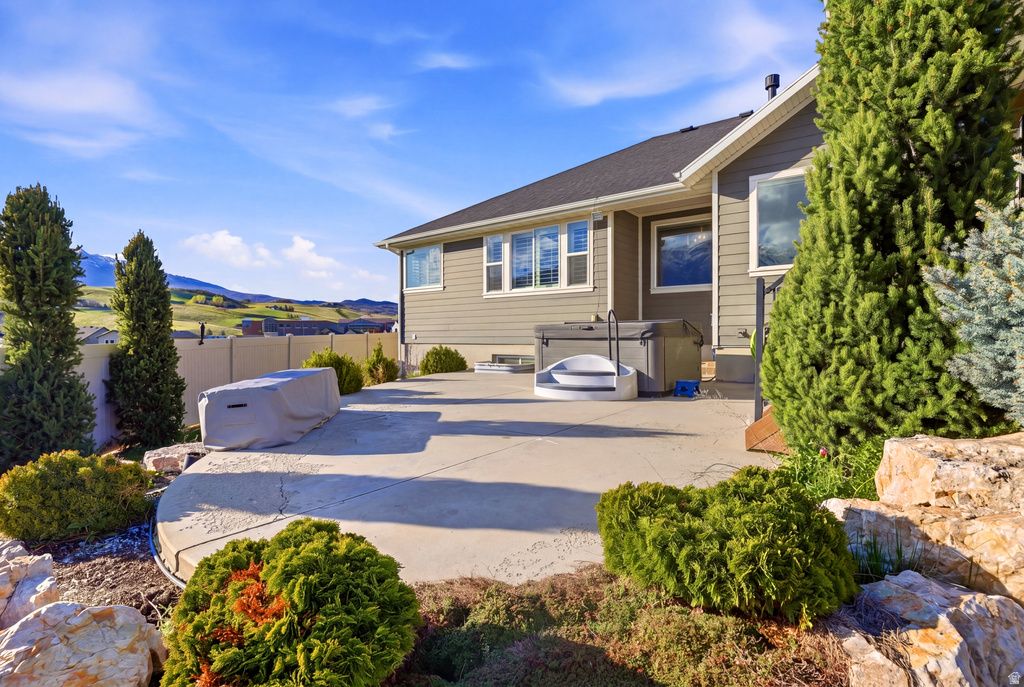 4945 W MUSTANG LN Mountain Green, UT 84050