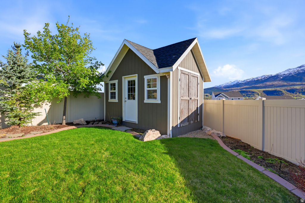 4945 W MUSTANG LN Mountain Green, UT 84050