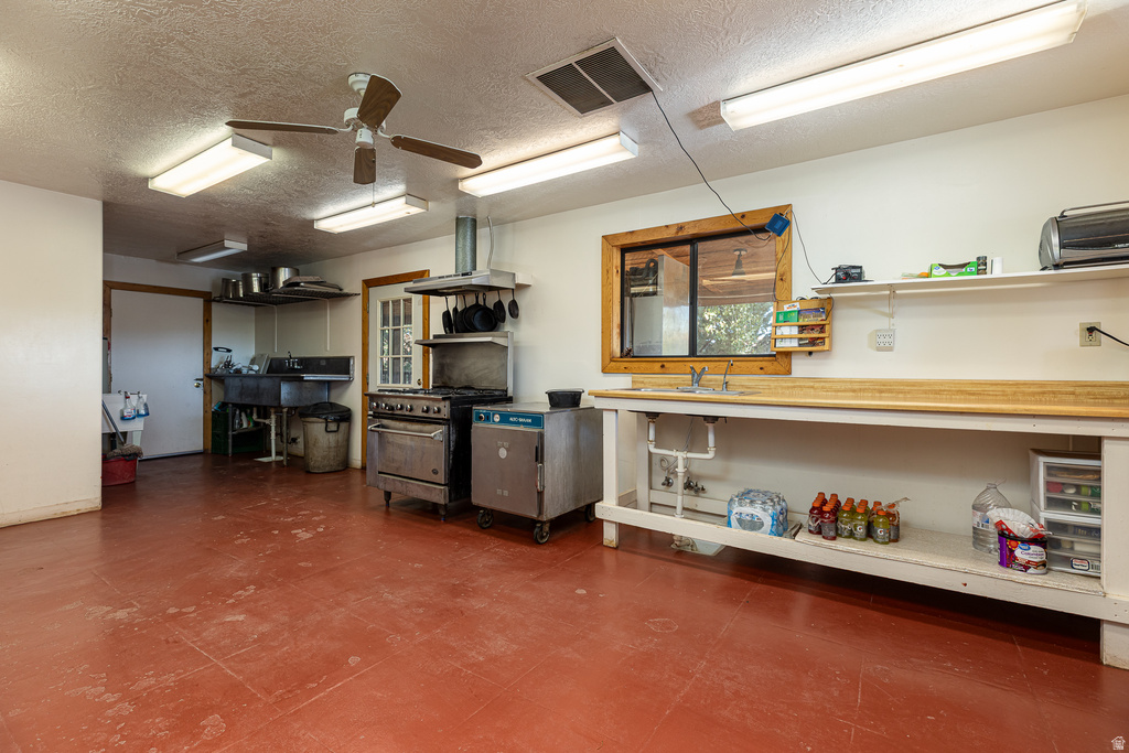 2040 N LONG RD Big Water, UT 84741