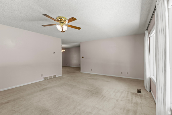 263 STEWART DR River Heights, UT 84321