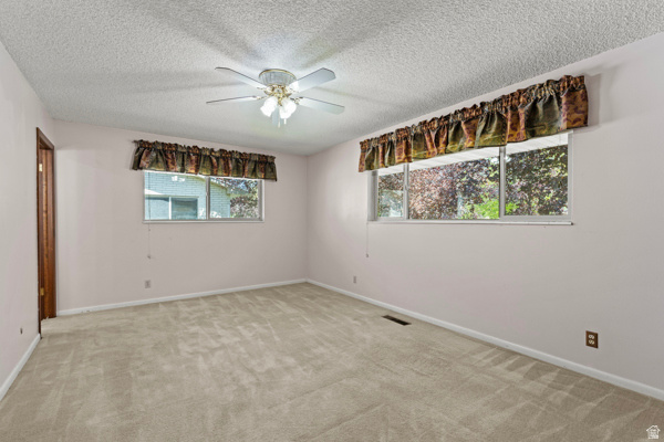 263 STEWART DR River Heights, UT 84321