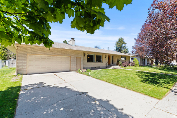 263 STEWART DR River Heights, UT 84321