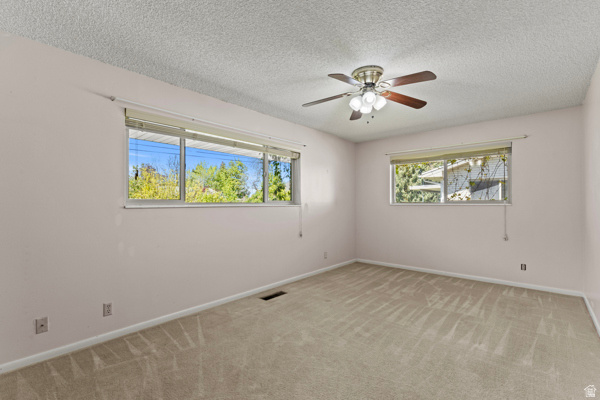 263 STEWART DR River Heights, UT 84321