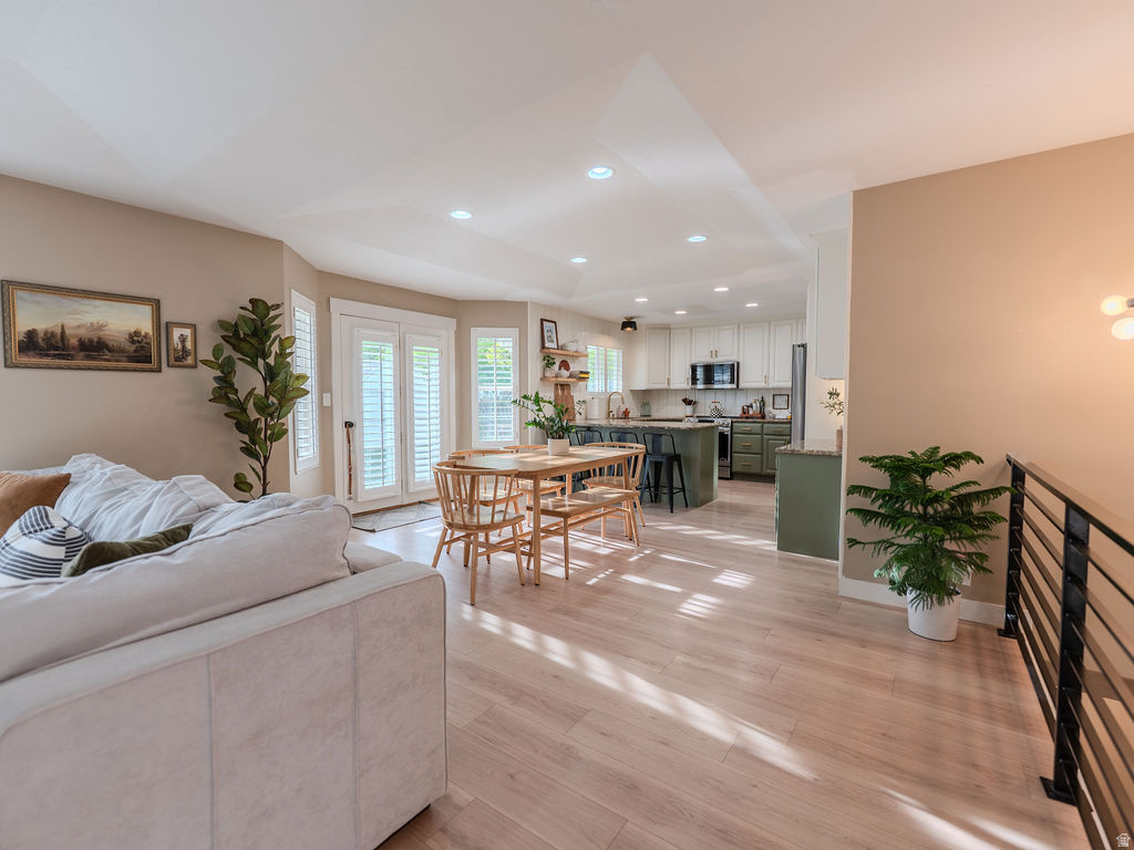 4103 S 2175 W Roy, UT 84067