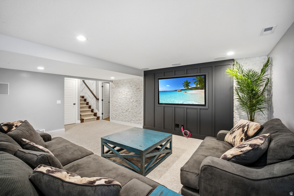 698 N FARMLAND DR Kaysville, UT 84037