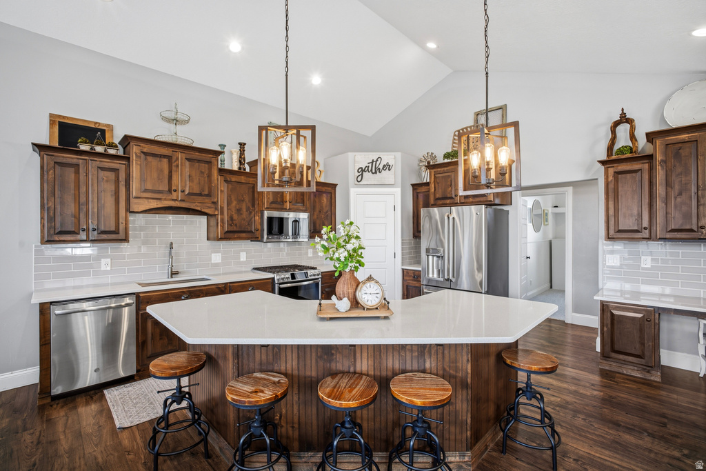 698 N FARMLAND DR Kaysville, UT 84037